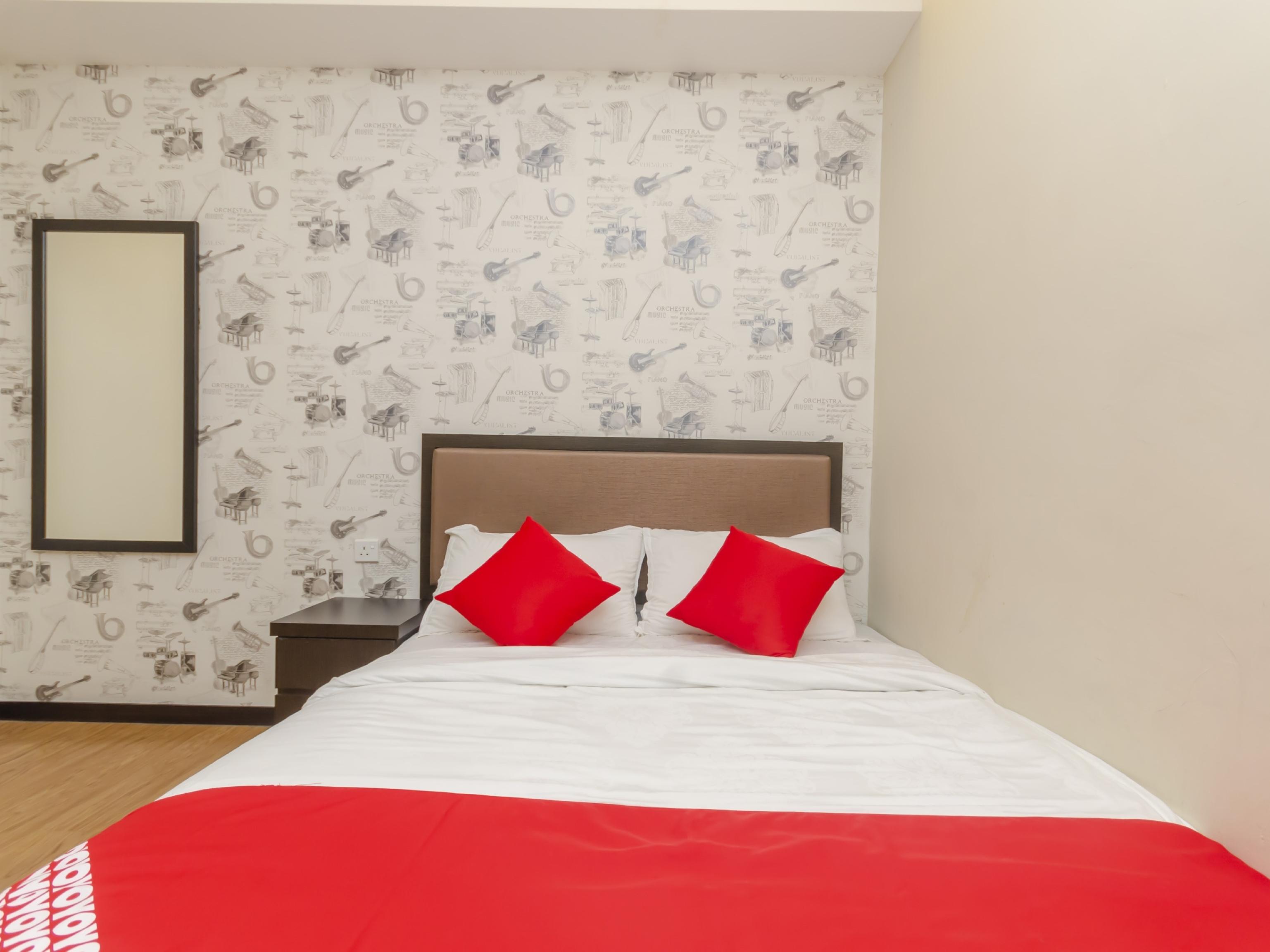 Super Oyo 1214 Oro Hotel Keluang Kültér fotó