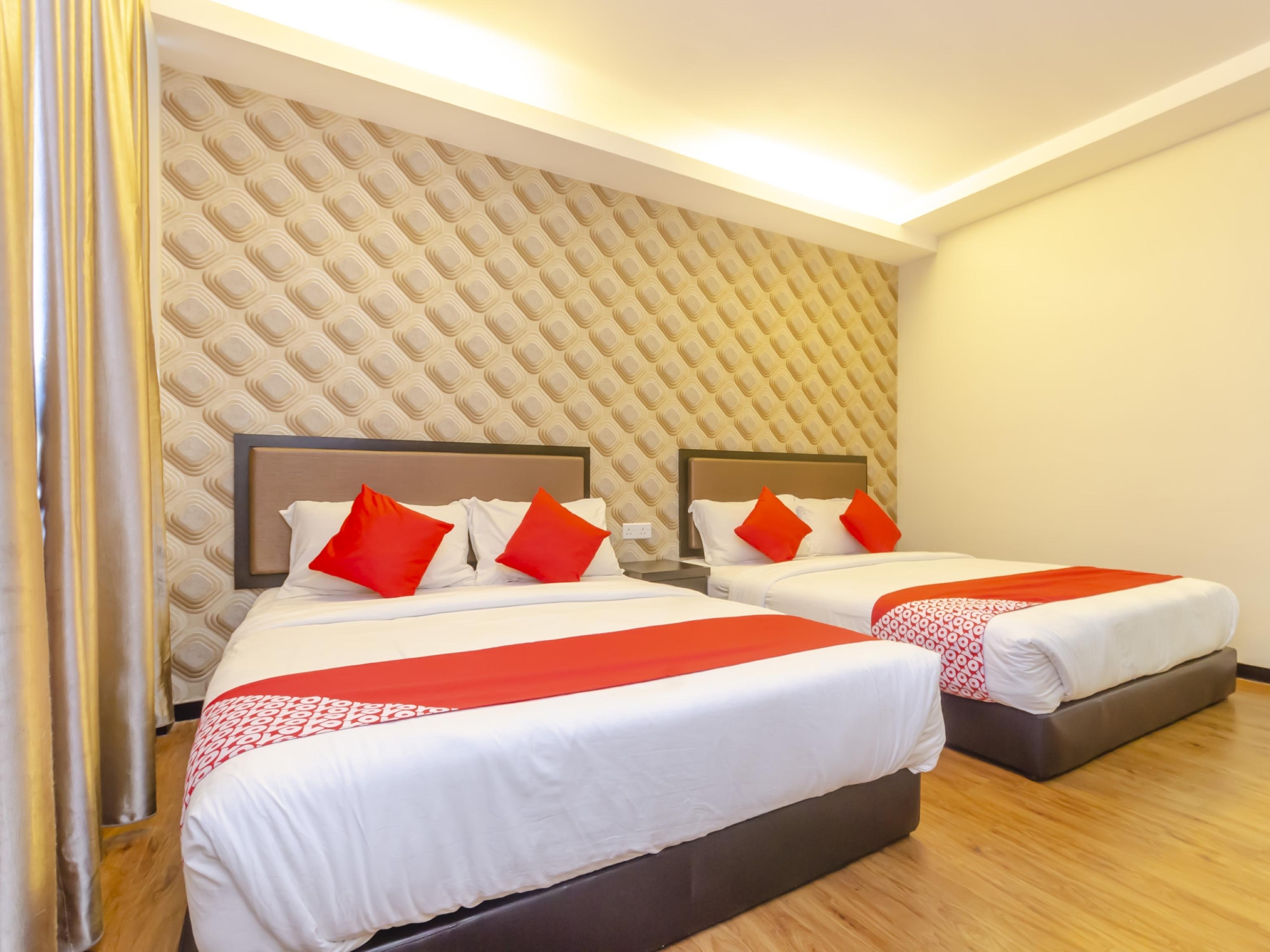 Super Oyo 1214 Oro Hotel Keluang Kültér fotó