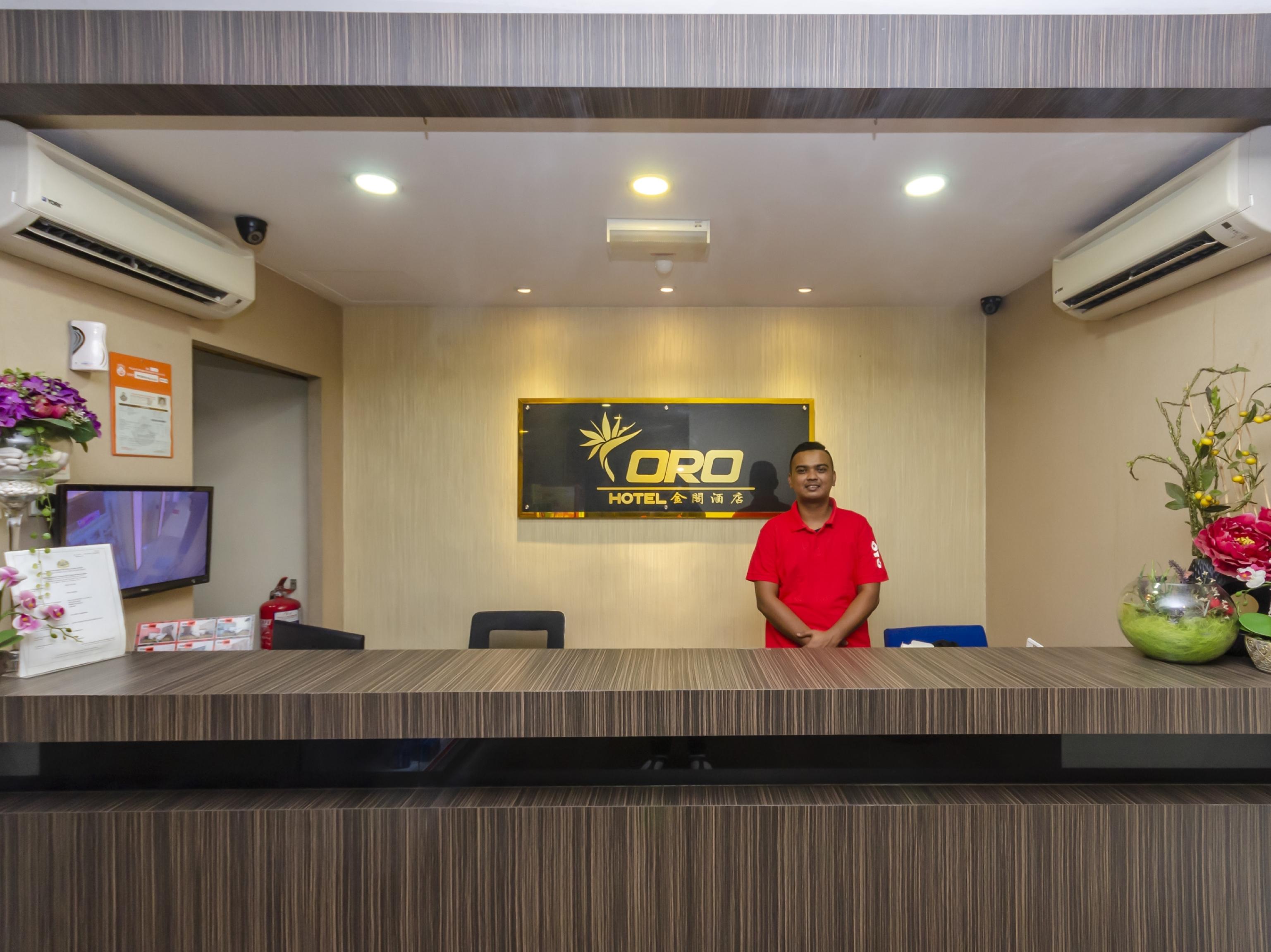 Super Oyo 1214 Oro Hotel Keluang Kültér fotó