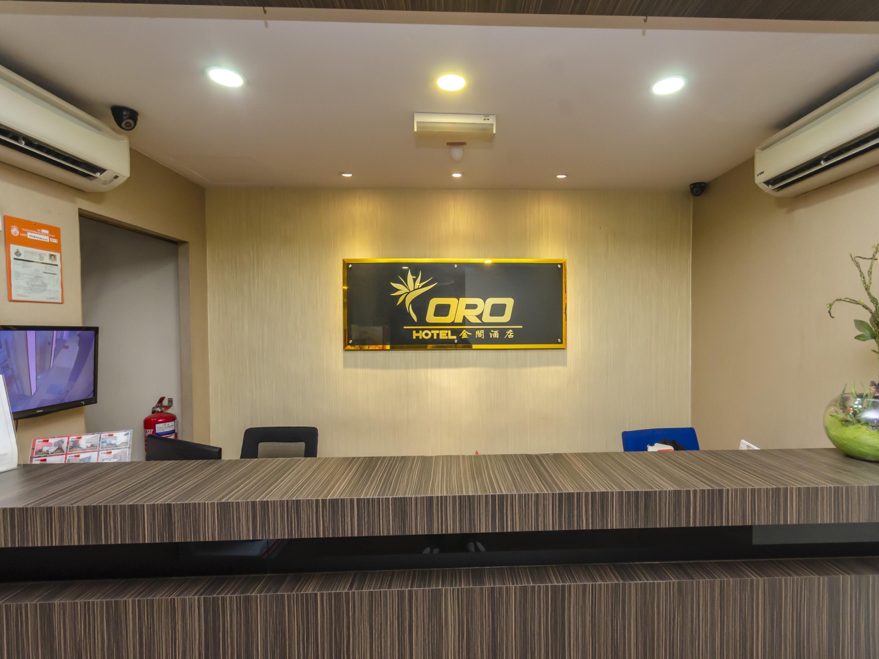 Super Oyo 1214 Oro Hotel Keluang Kültér fotó